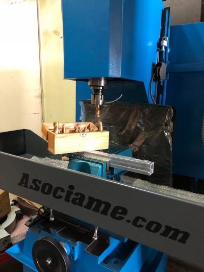 FRESADORA CNC CENTRO MECATRONIC  en stock – 8