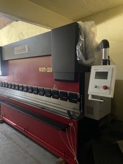 Plegadora Workmac 125  ton x 3200 mm (6 MM) – 2