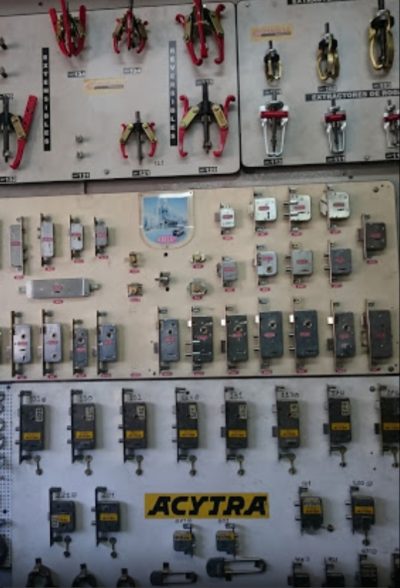 Casa de Tornillos S.A – 6