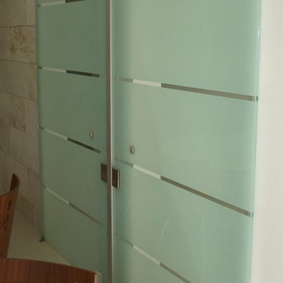 Sistema de cerramiento corredizo en cristal templado – 1